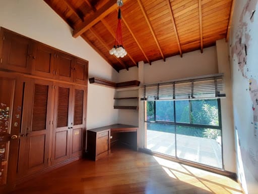 Casa de 3 alcobas en arriendo en El Poblado, Medellín, 217 m² · foto 18 de 24