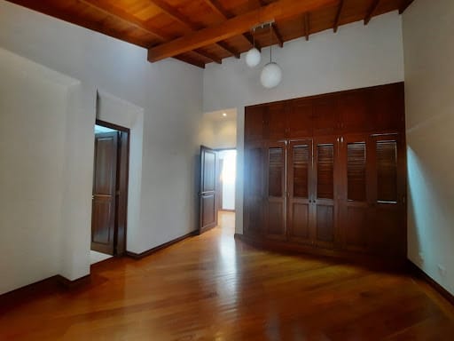 Casa de 3 alcobas en arriendo en El Poblado, Medellín, 217 m² · foto 21 de 24