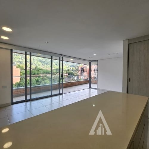 Apartamento de 3 alcobas en arriendo en Loma Del Esmeraldal, Envigado, 122 m² · foto 4 de 19
