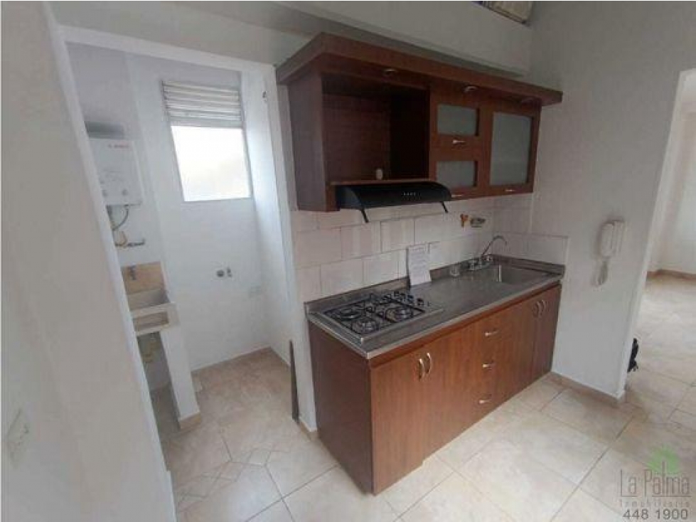 Apartamento en venta en La Milagrosa, Medellín · foto 3 de 18