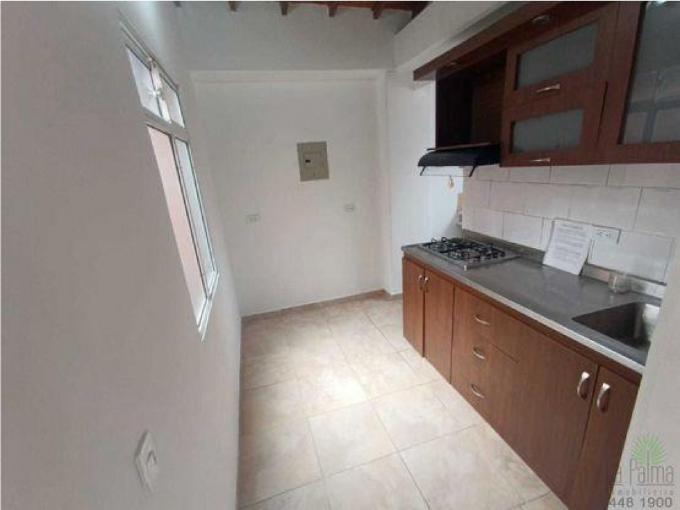 Apartamento en venta en La Milagrosa, Medellín · foto 4 de 18
