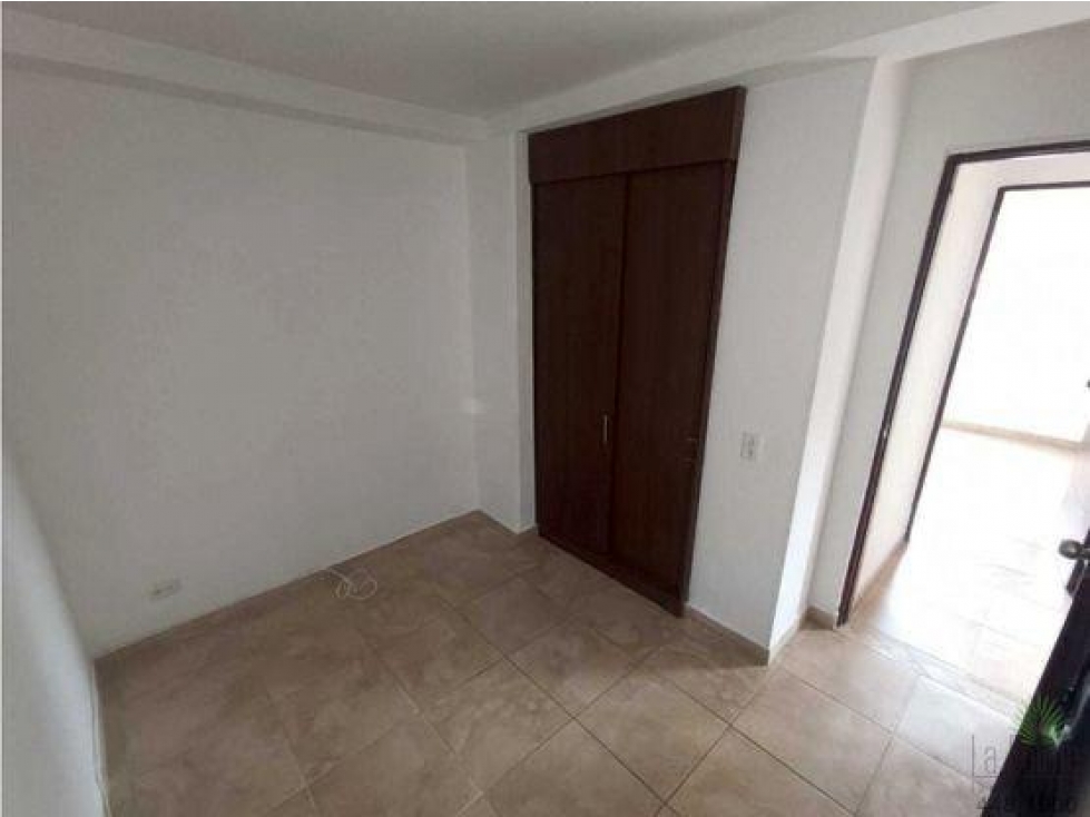 Apartamento en venta en La Milagrosa, Medellín · foto 8 de 18