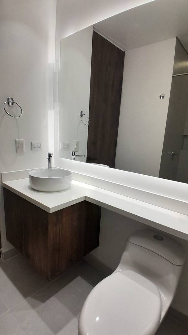 Apartaestudio en arriendo en Chicó Alto, Bogotá · foto 7 de 8