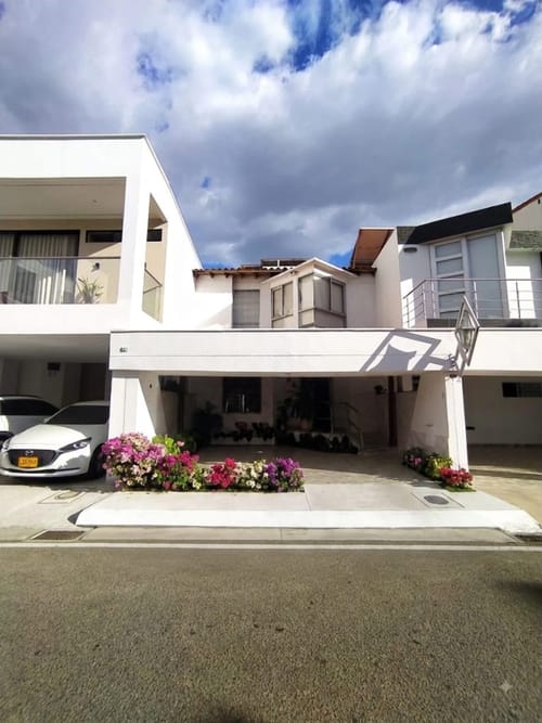 Casa de 4 alcobas en venta en San Eduardo, Cúcuta, 141 m² · foto 2 de 23