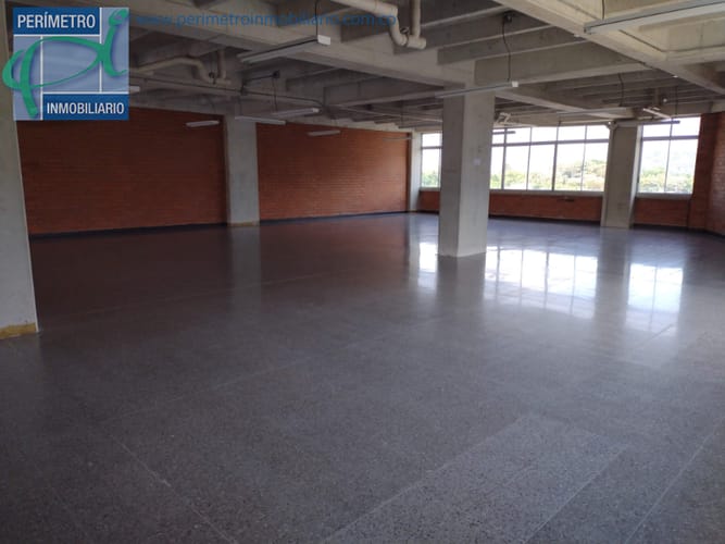 Local en arriendo en Noel, Medellín, 233 m² · foto 2 de 15
