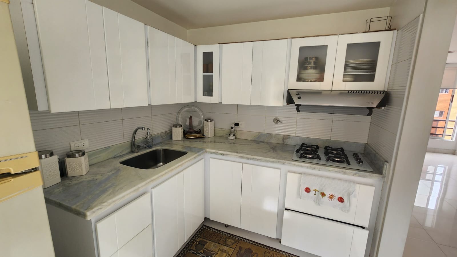 Apartamento en venta en Loma Del Escobero, Envigado · foto 8 de 24