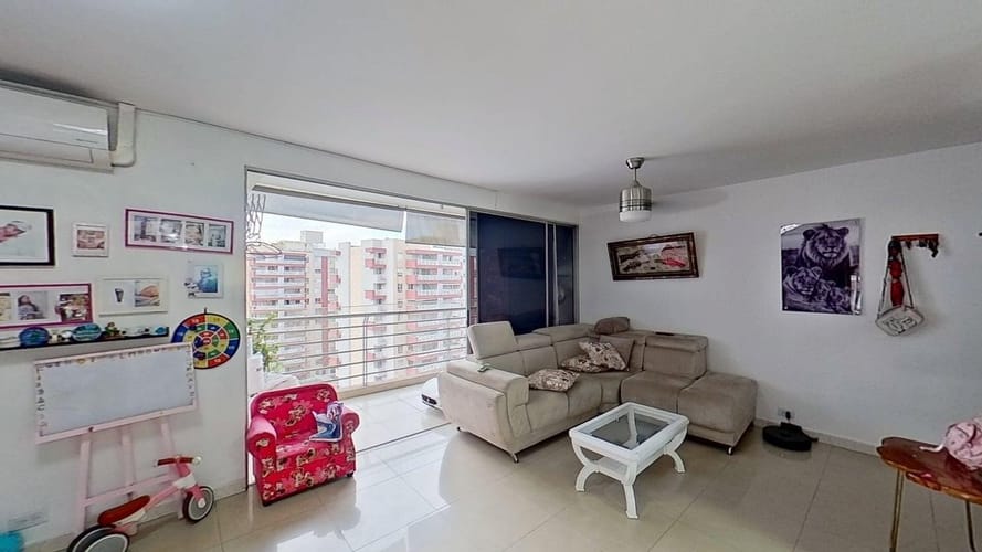 Apartamento en venta en Area Libre - Parque Del Amor, Cali · foto 2 de 24