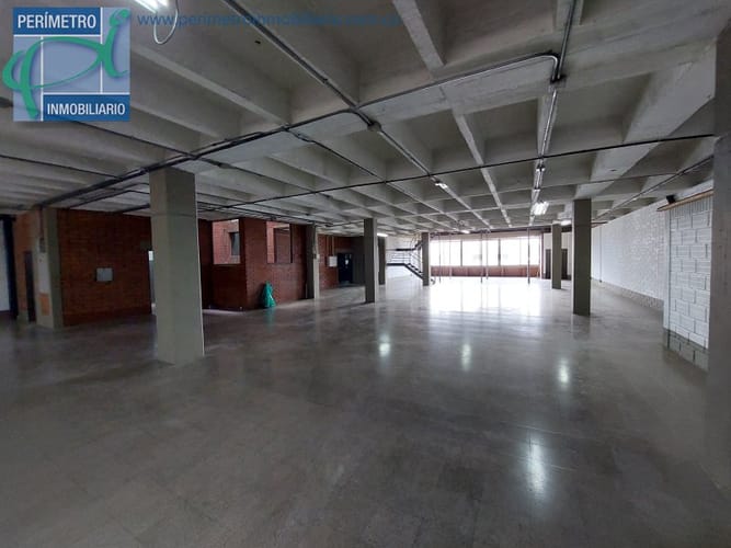 Local en arriendo en Santa Fe, Medellín, 870 m² · foto 2 de 9