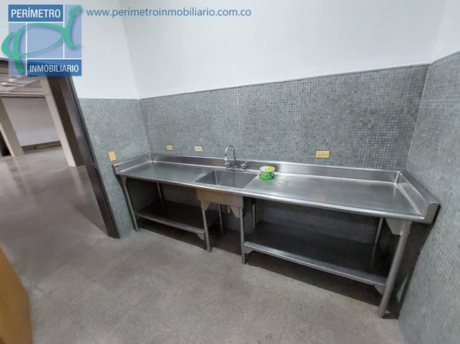 Local en arriendo en Santa Fe, Medellín, 870 m² · foto 6 de 9