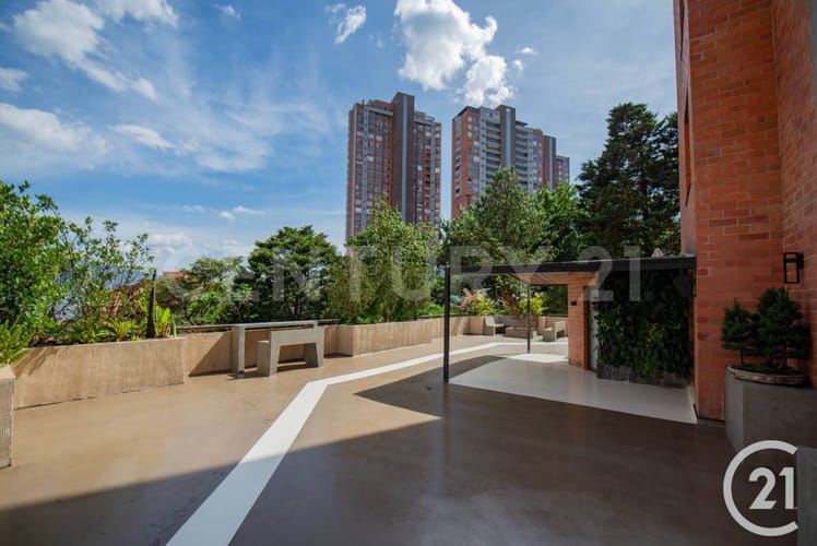 Apartamento de 3 alcobas en arriendo en El Tesoro, Medellín, 232 m² · foto 11 de 24
