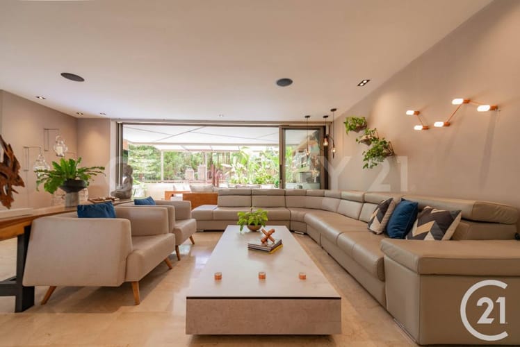 Apartamento de 3 alcobas en arriendo en El Tesoro, Medellín, 232 m² · foto 14 de 24