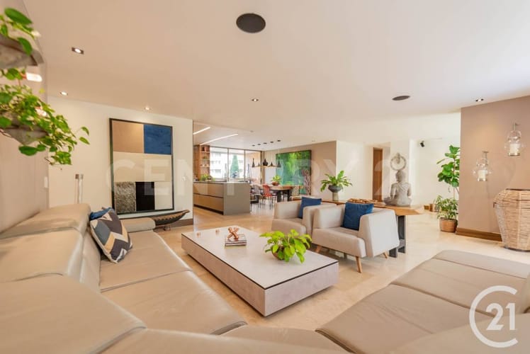 Apartamento de 3 alcobas en arriendo en El Tesoro, Medellín, 232 m² · foto 17 de 24