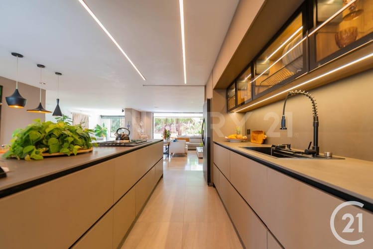 Apartamento de 3 alcobas en arriendo en El Tesoro, Medellín, 232 m² · foto 22 de 24
