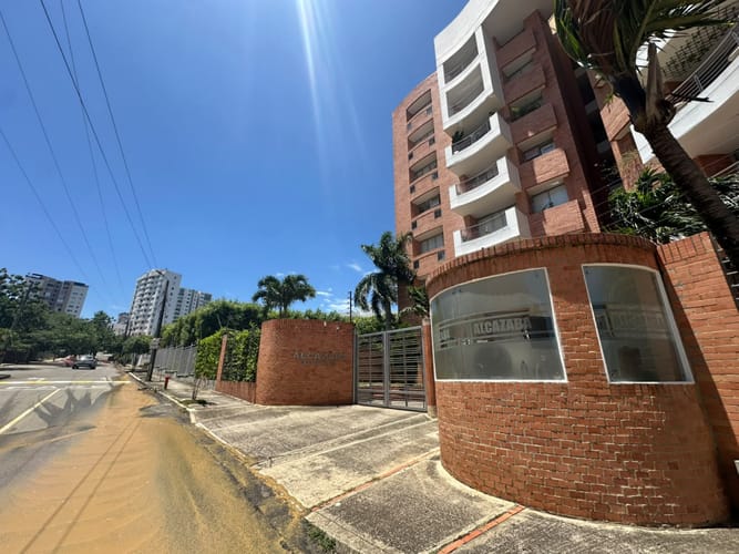 Apartamento de 3 alcobas en venta en Bellavista, Villa del Rosario, 123 m² · foto 2 de 13