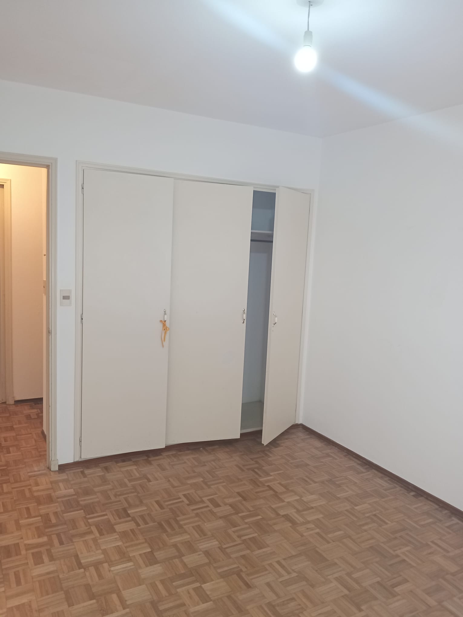 Lindo apartamento de buena construcción, en excelente zona. · Foto 9