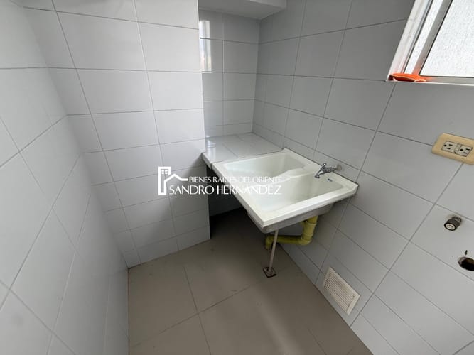 Apartamento de 2 alcobas en venta en Centro, Bucaramanga, 54 m² · foto 6 de 13