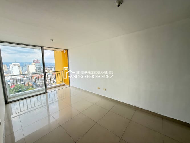 Apartamento de 2 alcobas en venta en Centro, Bucaramanga, 54 m² · foto 3 de 13
