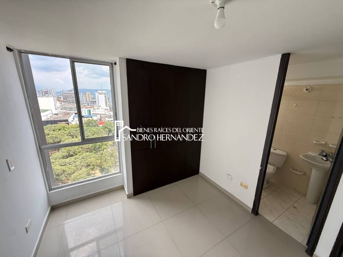 Apartamento de 2 alcobas en venta en Centro, Bucaramanga, 54 m² · foto 7 de 13