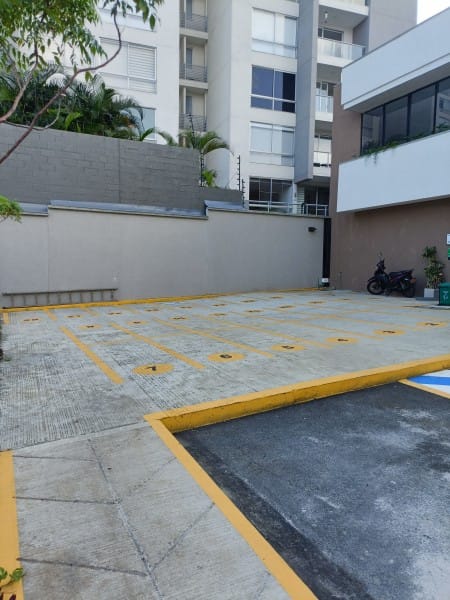 Apartaestudio en venta en Pance, Cali, 30 m² · foto 23 de 24