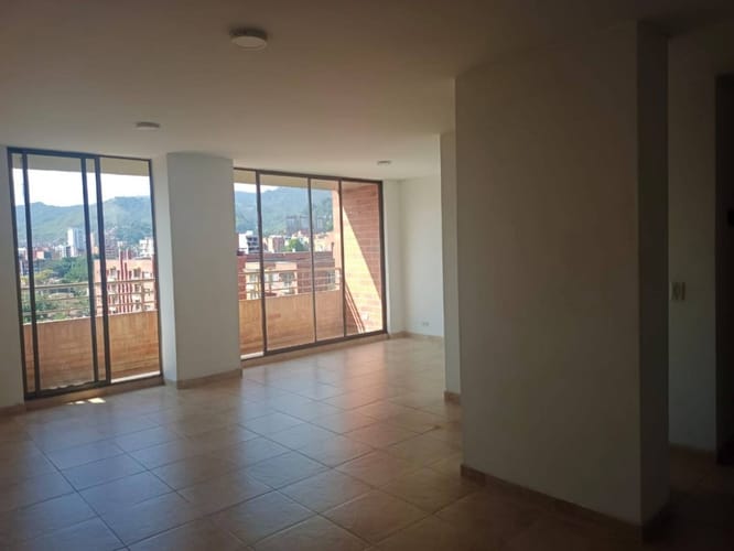 Apartamento de 3 alcobas en arriendo en Lorena, Medellín, 120 m² · foto 2 de 24