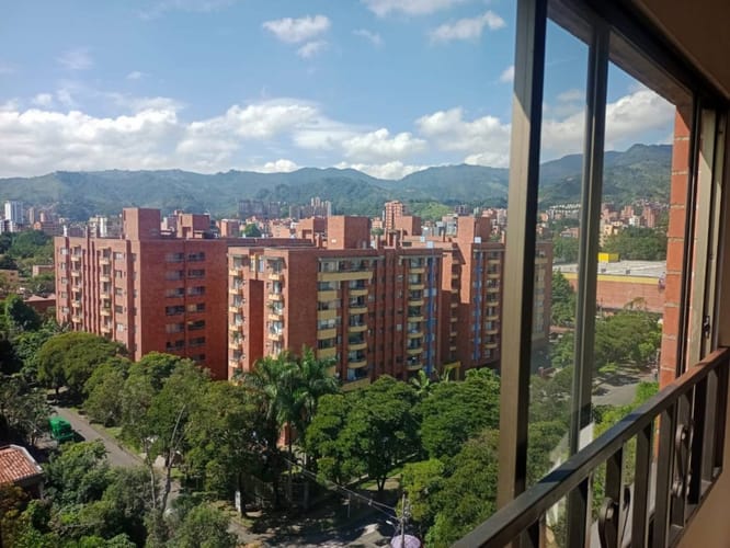 Apartamento de 3 alcobas en arriendo en Lorena, Medellín, 120 m² · foto 4 de 24