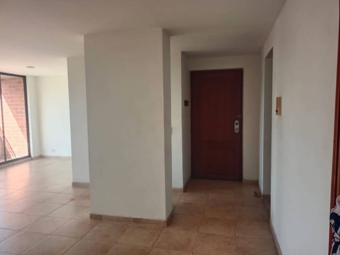 Apartamento de 3 alcobas en arriendo en Lorena, Medellín, 120 m² · foto 10 de 24