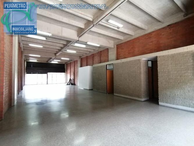 Local en arriendo en Laureles, Medellín, 1165 m² · foto 2 de 7