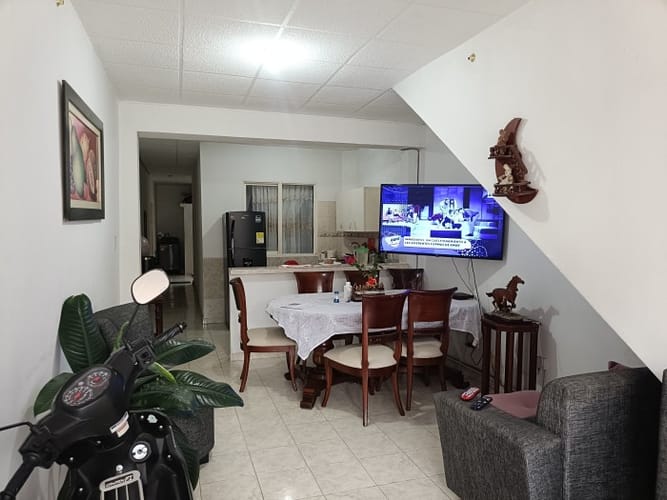 Casa de 7 alcobas en venta en Troncal, Cali, 240 m² · foto 3 de 22