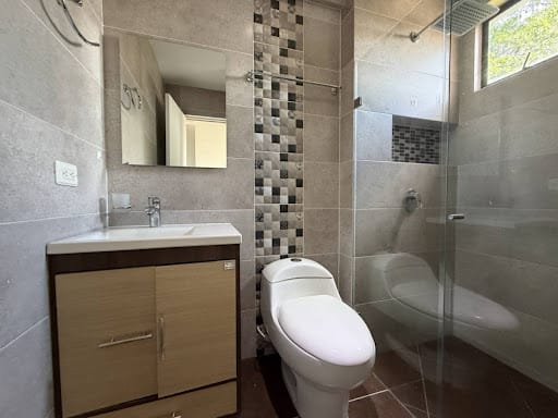 Apartamento de 4 alcobas en arriendo en Loma De Las Brujas, Envigado, 92 m² · foto 5 de 18