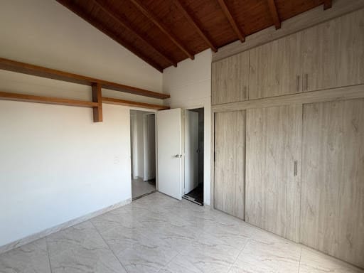 Apartamento de 4 alcobas en arriendo en Loma De Las Brujas, Envigado, 92 m² · foto 6 de 18