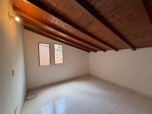 Apartamento de 4 alcobas en arriendo en Loma De Las Brujas, Envigado, 92 m² · foto 9 de 18