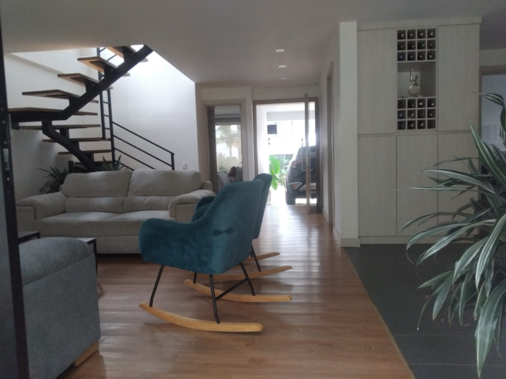 4BR House in Santa Elena (300 m²) - 3