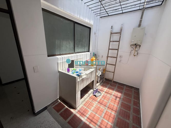 Apartamento de 3 alcobas en arriendo en La Castellana, Medellín, 75 m² · foto 11 de 19