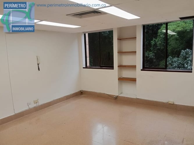 Oficina en arriendo en Milla De Oro, Medellín, 27 m² · foto 3 de 6