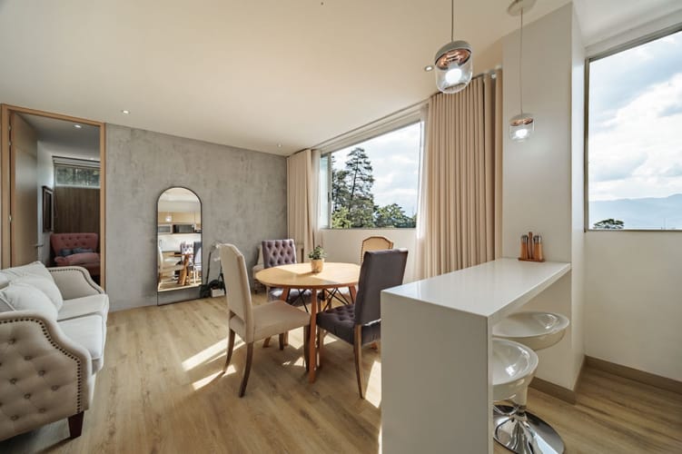 Apartamento de 1 alcoba en arriendo en El Tesoro, Medellín, 51 m² · foto 2 de 24