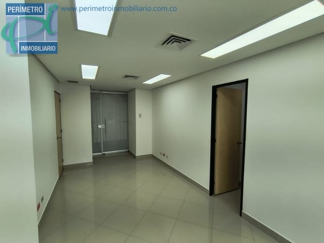Oficina en arriendo en Milla De Oro, Medellín, 41 m² · foto 2 de 7