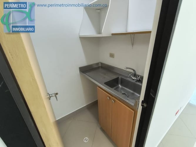 Oficina en arriendo en Milla De Oro, Medellín, 41 m² · foto 3 de 7