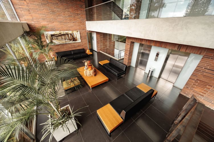 Apartamento de 1 alcoba en arriendo en El Tesoro, Medellín, 51 m² · foto 21 de 24