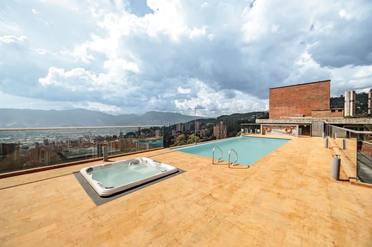Apartamento de 1 alcoba en arriendo en El Tesoro, Medellín, 51 m² · foto 22 de 24