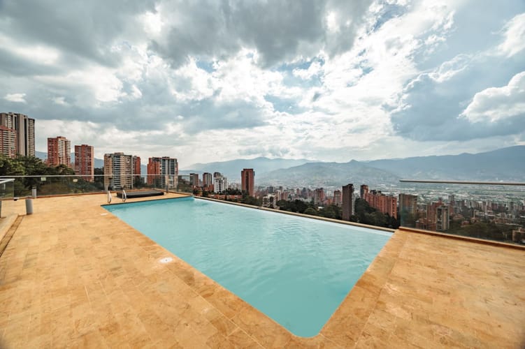 Apartamento de 1 alcoba en arriendo en El Tesoro, Medellín, 51 m² · foto 24 de 24