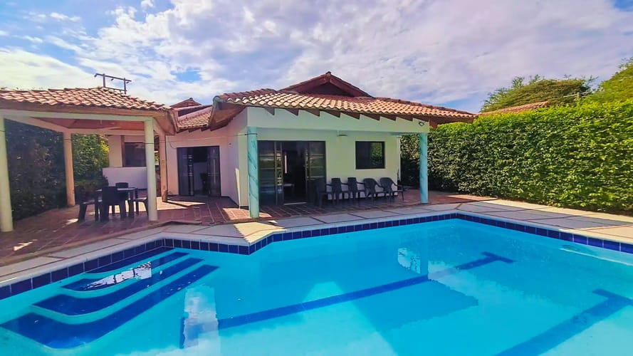 Casa de 3 alcobas en venta en Ricaurte, 158 m² · foto 2 de 19
