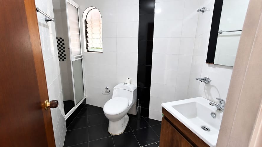 Casa de 3 alcobas en venta en Ricaurte, 158 m² · foto 15 de 19