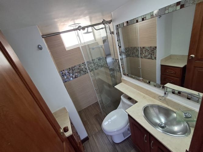 Apartamento de 3 alcobas en arriendo en Las Lomas, Medellín, 145 m² · foto 12 de 24