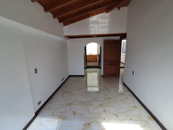 Apartamento de 3 alcobas en arriendo en Las Lomas, Medellín, 145 m² · foto 22 de 24