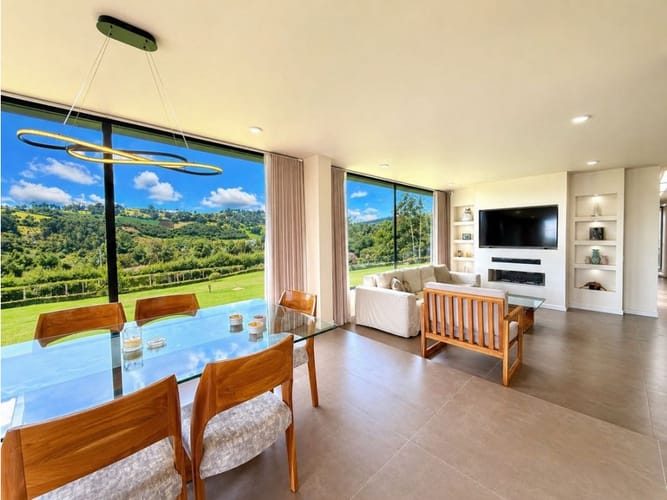 Casa de 4 alcobas en venta en Yerbabuena, Chía, 600 m² · foto 2 de 11