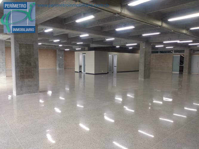 Oficina en arriendo en Guayabal, Medellín, 596 m² · foto 4 de 17