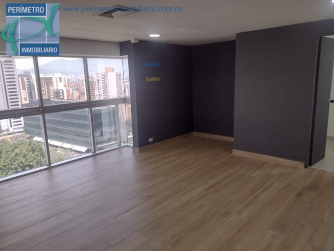 Oficina en arriendo en El Diamante No. 2, Medellín, 246 m² · foto 5 de 18