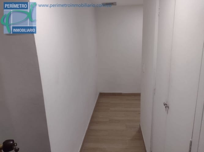 Oficina en arriendo en El Diamante No. 2, Medellín, 246 m² · foto 10 de 18