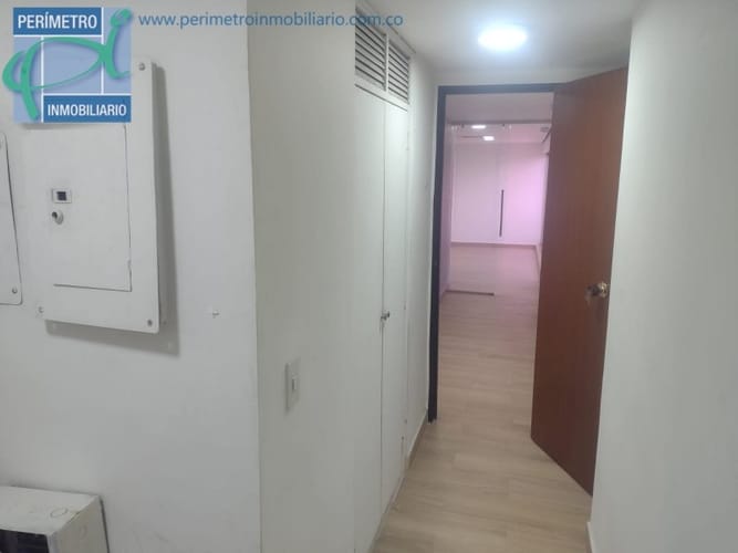 Oficina en arriendo en El Diamante No. 2, Medellín, 246 m² · foto 11 de 18
