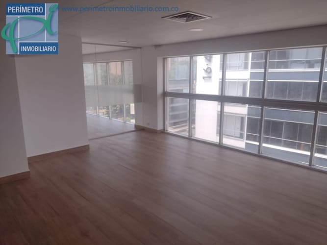 Oficina en arriendo en El Diamante No. 2, Medellín, 246 m² · foto 12 de 18
